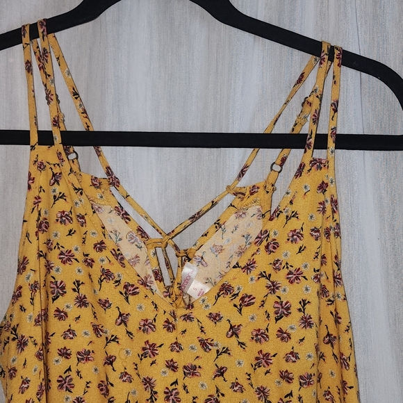 Xhilaration Womans Lightweight Yellow Pink Red Ruffle Tank Top Small - Picture 2 of 6